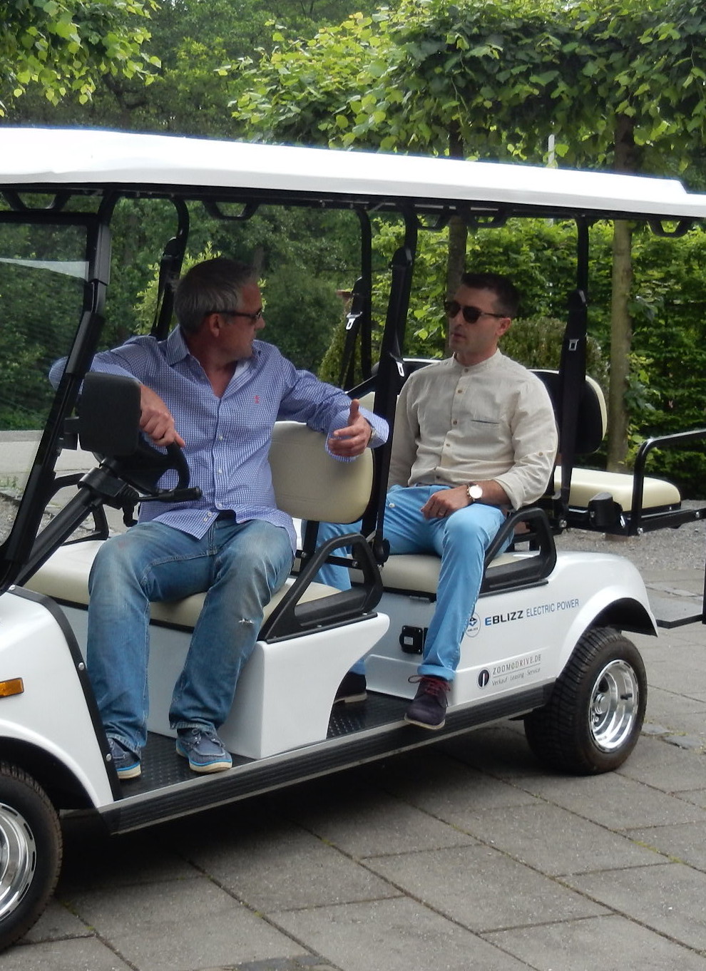 EBLIZZ Elektrofahrzeug Modell Vienna 4Sitzer