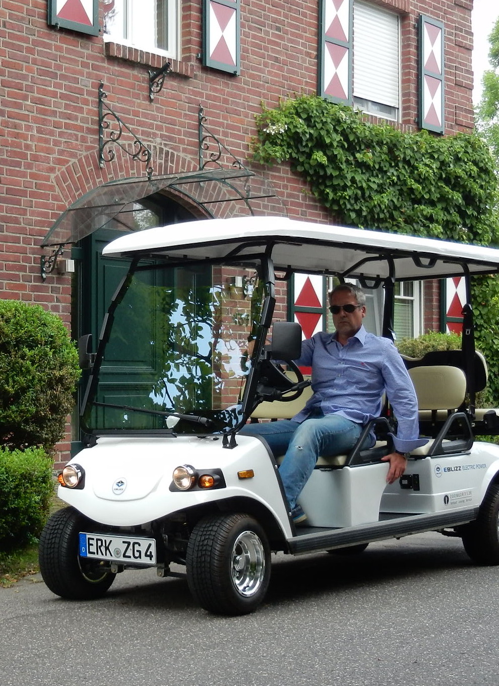 EBLIZZ Elektrofahrzeug Modell Vienna Seitenansicht